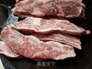 蒸牛仔骨的做法步骤：1