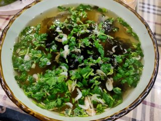 虾皮紫菜汤的做法步骤：6