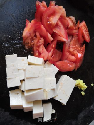 番茄豆腐汤的做法步骤：1