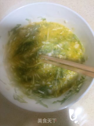野葱鸡蛋饼的做法步骤：3