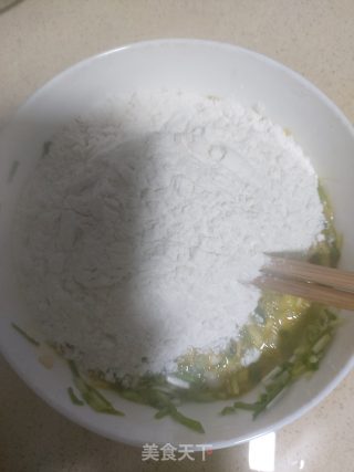 野葱鸡蛋饼的做法步骤：4
