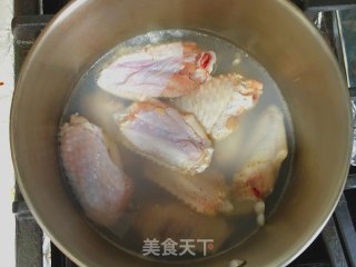 瑞士汁鸡翅的做法步骤：2