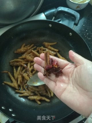 简单下饭鸡爪煲的做法步骤：6