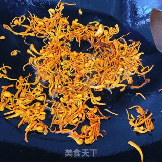 虫草花炒鸡蛋的做法步骤：6