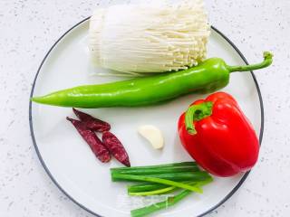 懒人菜&凉拌金针菇的做法步骤：1