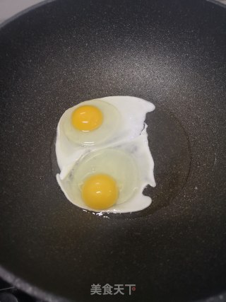 韩式辣白菜炒饭的做法步骤：1