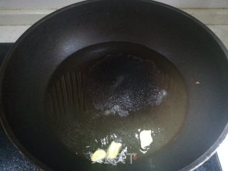 红烧鲫鱼的做法步骤：2