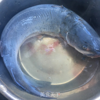 麻辣江团炖黑豆腐的做法步骤：2