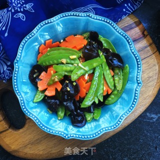小木耳拌荷兰豆的做法步骤：8