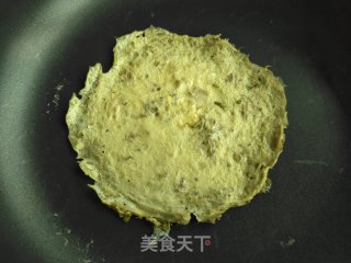 春日应季美食   香椿鸡蛋卷的做法步骤：6