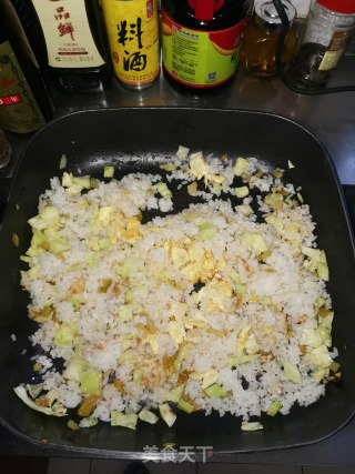 榨菜鸡蛋炒饭的做法步骤：6