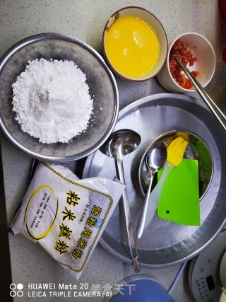 肉末鸡蛋肠粉的做法步骤：1