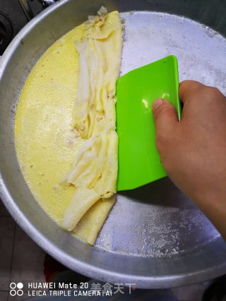 肉末鸡蛋肠粉的做法步骤：7