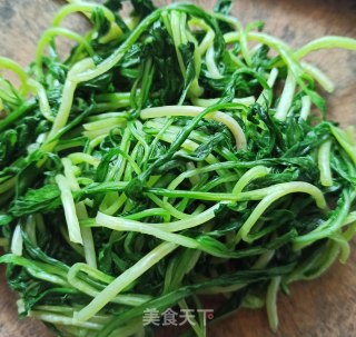 素拌马兰头的做法步骤：4