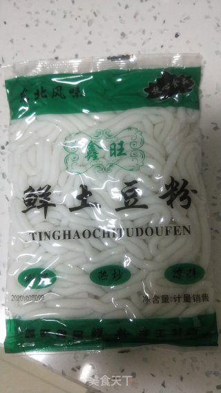 大头菜炒土豆粉的做法步骤：2