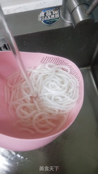 大头菜炒土豆粉的做法步骤：4