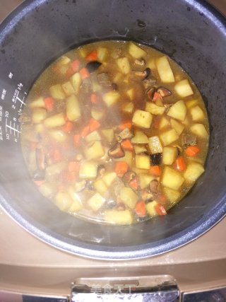 简易版电饭锅香肠煲仔饭的做法步骤：10