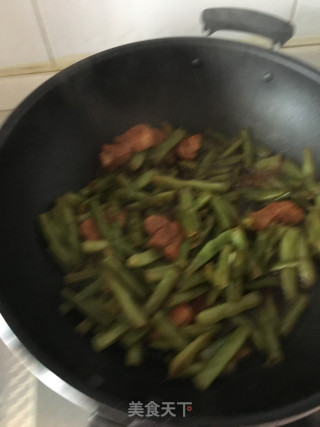 五花肉烧四季豆的做法步骤：7