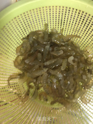 韭菜炒河虾的做法步骤：1