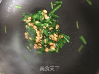 韭菜炒河虾的做法步骤：6