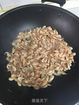 糖醋虾的做法步骤：1