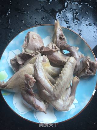 鸽子土茯苓祛湿汤的做法步骤：4