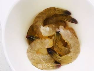宝宝快手菜&虾仁蒸豆腐的做法步骤：2