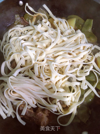 排骨豆角焖面的做法步骤：5