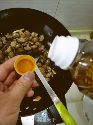 爆炒花蛤的做法步骤：4
