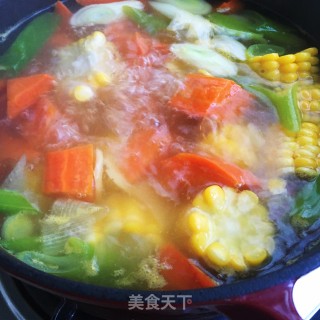 玉米胡萝卜排骨汤的做法步骤：9