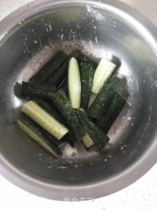 熗拌黄瓜条的做法步骤：3