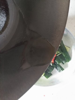 熗拌黄瓜条的做法步骤：7
