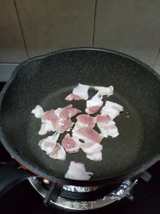 五花肉炒白菜的做法步骤：4