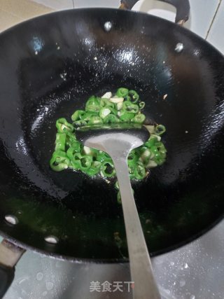 辣椒炒荷包蛋的做法步骤：3