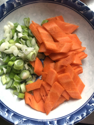 木耳炒油菜的做法步骤：3