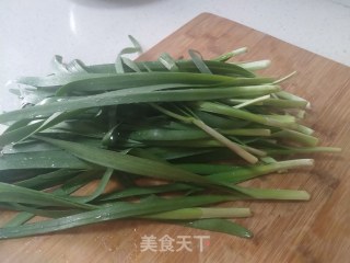 韭菜饺子的做法步骤：1