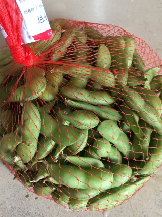 盐水原味毛豆的做法步骤：1