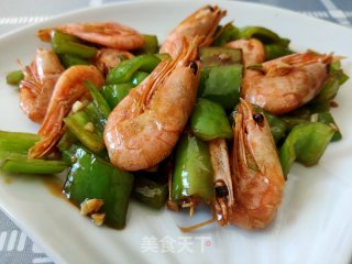 北极虾炒青椒的做法步骤：10