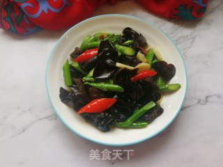 木耳炒芦笋的做法步骤：11