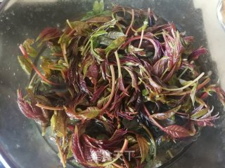 香椿炒鸡蛋的做法步骤：3