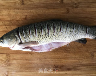 酸辣炖鱼的做法步骤：3