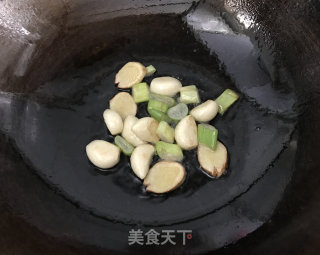 酸辣炖鱼的做法步骤：5