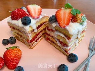 草莓蛋糕千层蛋糕蓝莓的做法步骤：6