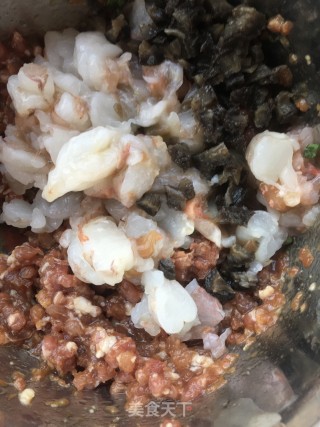 “春日应季美食”韭菜海鲜水饺的做法步骤：12