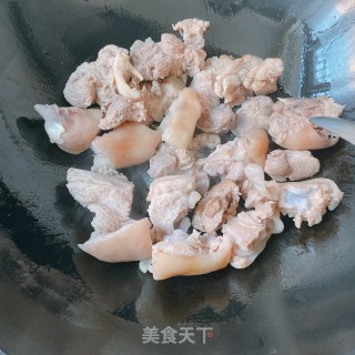 我家的焖猪脚的做法步骤：6