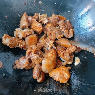 我家的焖猪脚的做法步骤：9