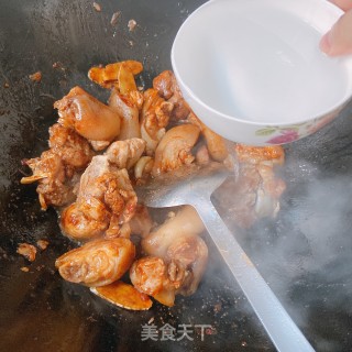 我家的焖猪脚的做法步骤：10