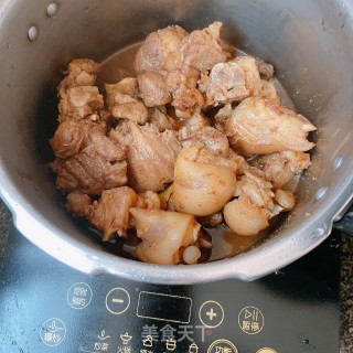 我家的焖猪脚的做法步骤：12