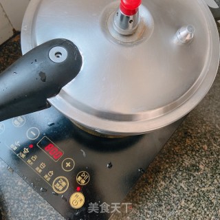 我家的焖猪脚的做法步骤：14
