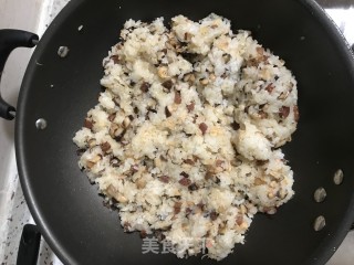 腊味糯米饭团的做法步骤：7